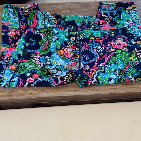 Lilly Pulitzer Take Me To The Sea Cropped Leggings in XL - Picture 8 of 13